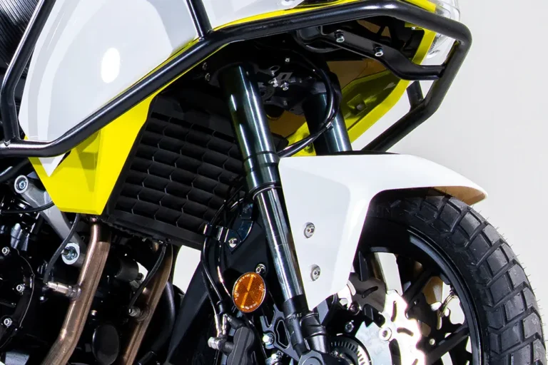 SBM-400ss-Suspensao-2-768x512.webp